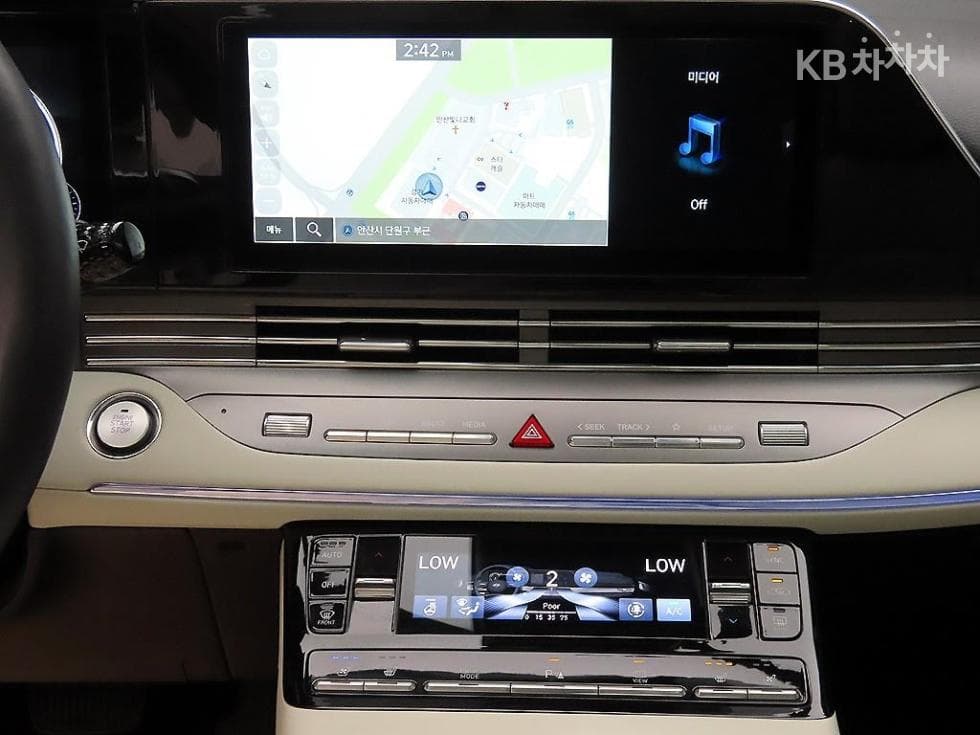 Hyundai The New (facelift) Grandeur (Azera)2.5 Le Blanc - 14