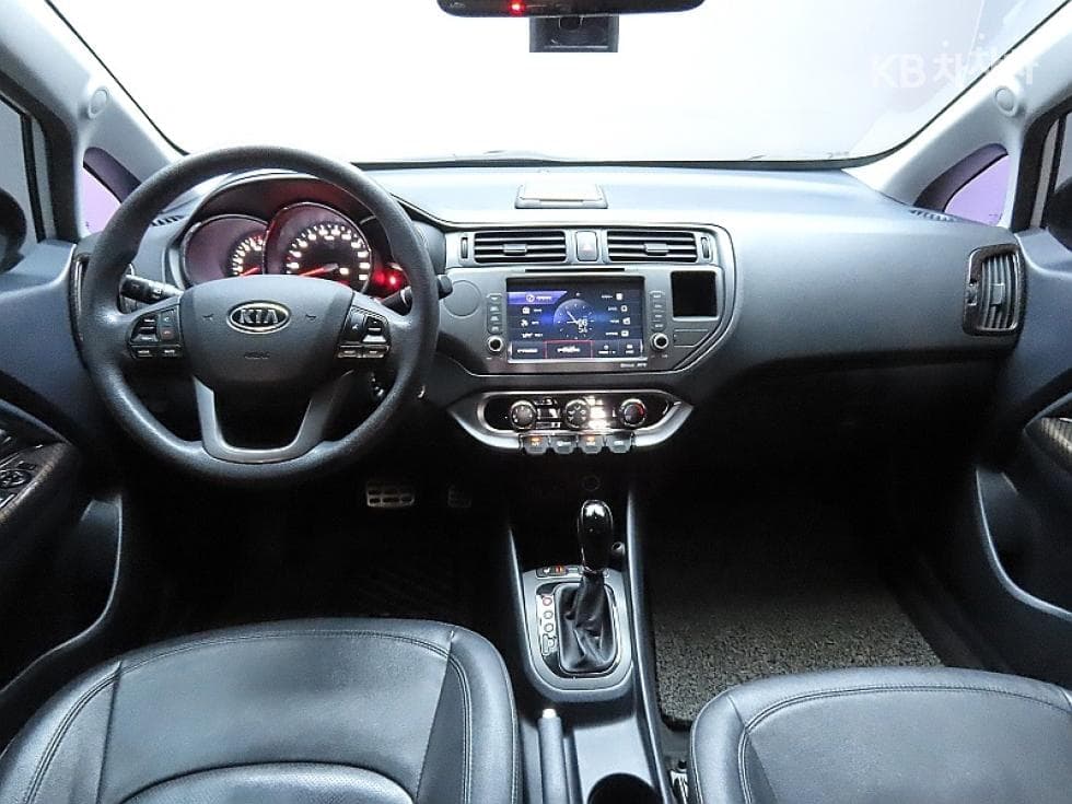Kia All New Pride / Rio1.4 MPI Sedan Deluxe - 6