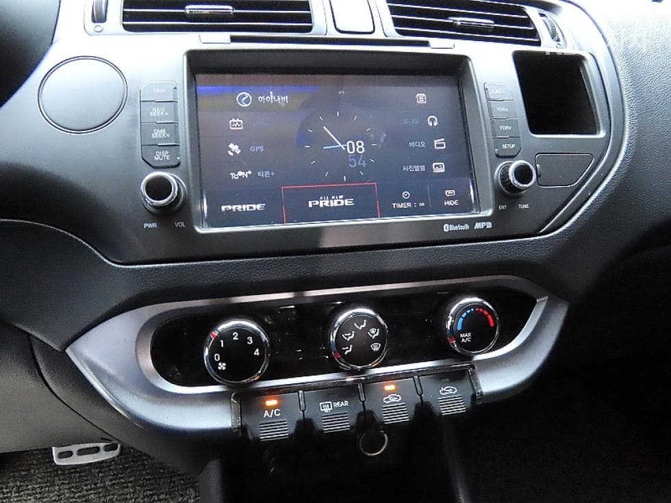 Kia All New Pride / Rio1.4 MPI Sedan Deluxe - 15