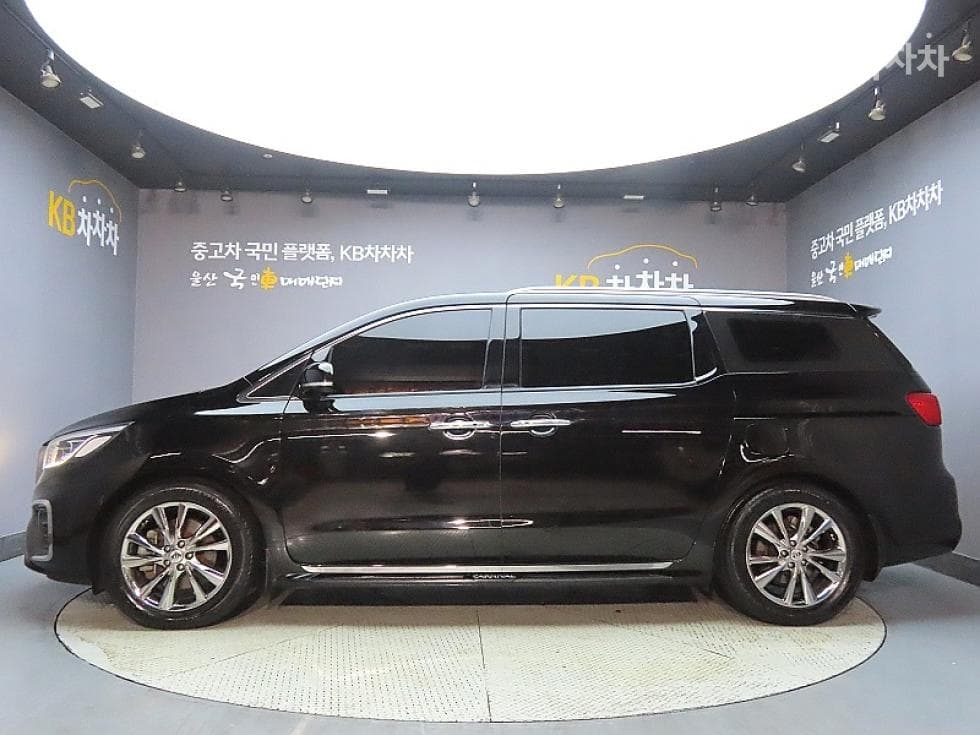 Kia The New (facelift) Carnival7-seater (Limousine) 3.3 Gasoline Limousine President - 5