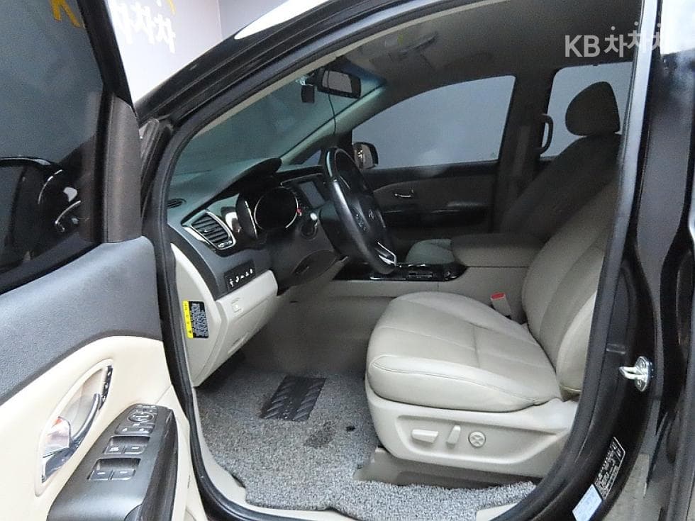 Kia The New (facelift) Carnival7-seater (Limousine) 3.3 Gasoline Limousine President - 10