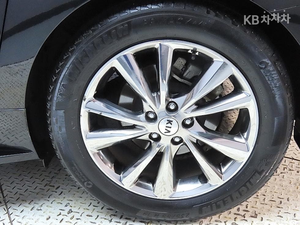 Kia The New (facelift) Carnival7-seater (Limousine) 3.3 Gasoline Limousine President - 20