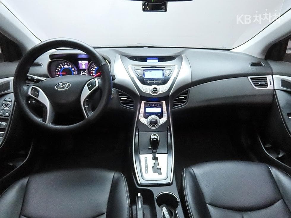 Hyundai Avante (Elantra)MDM16 GDi PREMIER - 6
