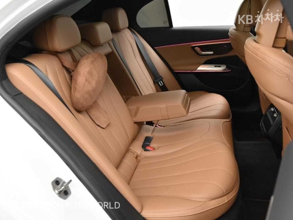 Mercedes-Benz E-클래스 (W214)E200 Avantgrade - 12