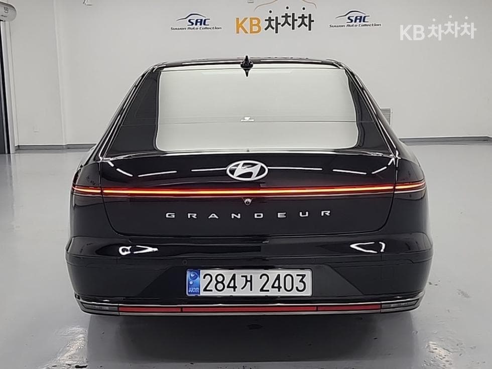 Hyundai The All New Grandeur (Azera)3.5 Gasoline 2WD Calligraphy - 3