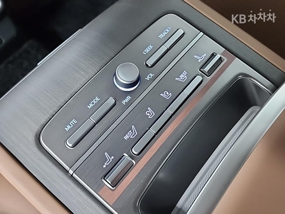 Hyundai The All New Grandeur (Azera)3.5 Gasoline 2WD Calligraphy - 15