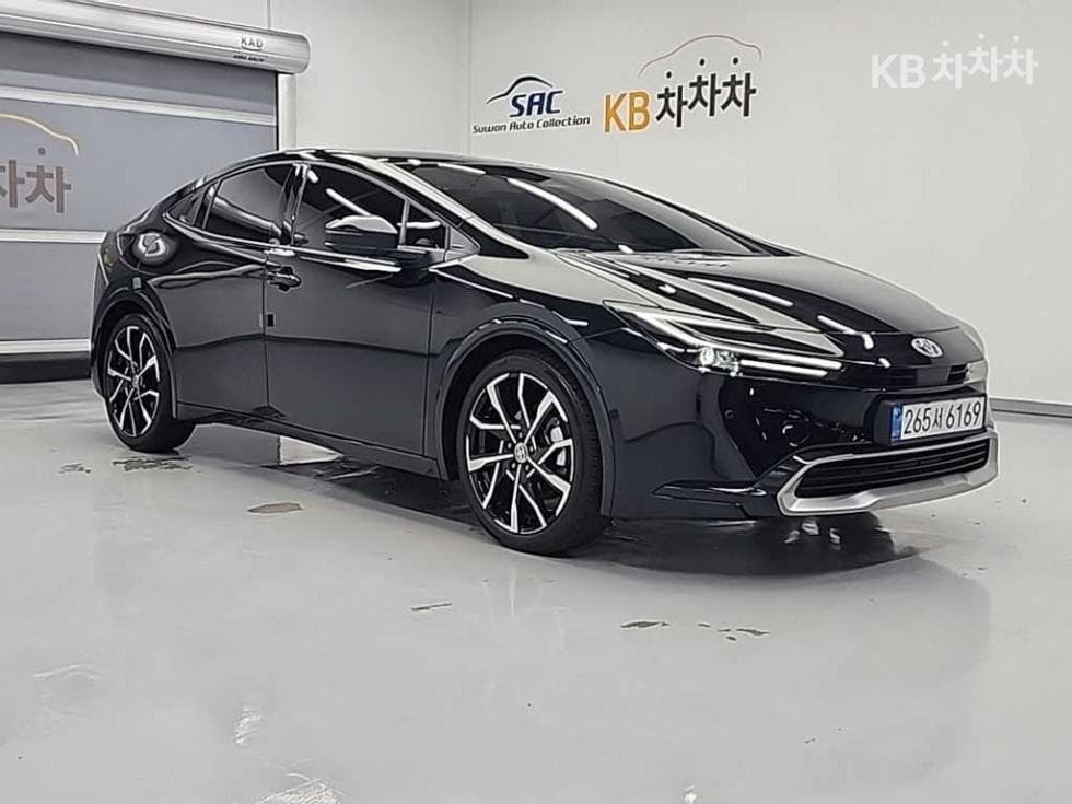 Toyota Prius(XW60)2.0 PHEV XSE - 4