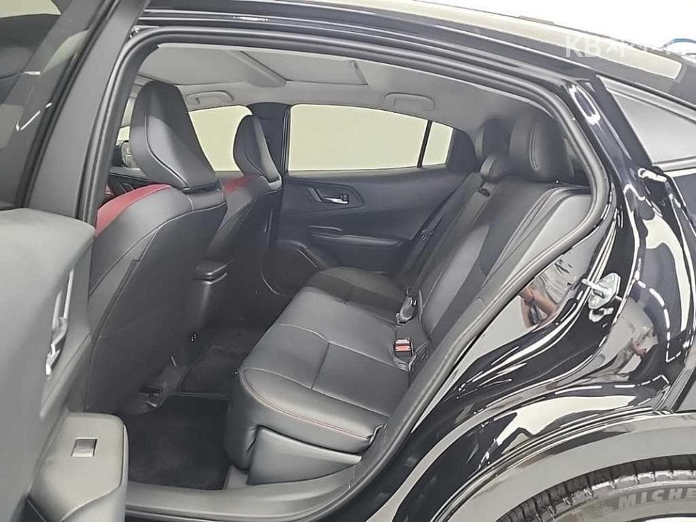 Toyota Prius(XW60)2.0 PHEV XSE - 12