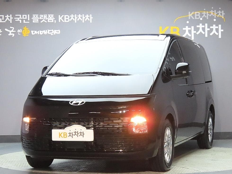 Hyundai Staria Cargo 2.2 Cargo 5 Modern - Image 1