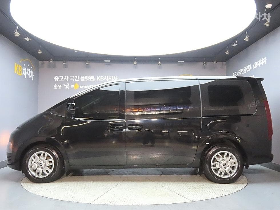 Hyundai Staria Cargo2.2 Cargo 5 Modern - 5