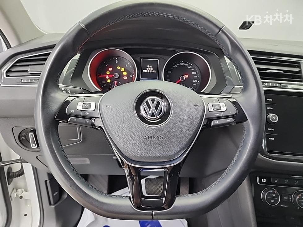 Volkswagen The New (фейслифт) Tiguan2.0 Турбо Дизел Инжекция Premium - 9