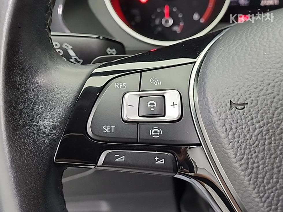 Volkswagen The New (фейслифт) Tiguan2.0 Турбо Дизел Инжекция Premium - 16