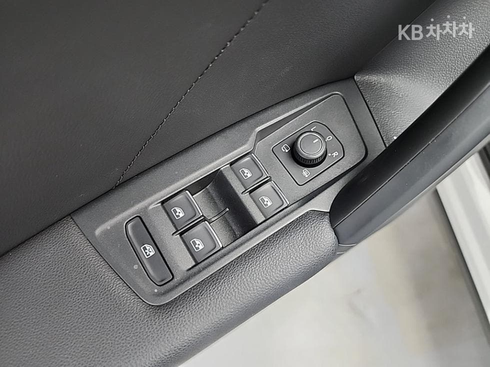 Volkswagen The New (фейслифт) Tiguan2.0 Турбо Дизел Инжекция Premium - 18