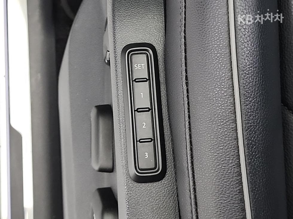 Volkswagen The New (фейслифт) Tiguan2.0 Турбо Дизел Инжекция Premium - 19