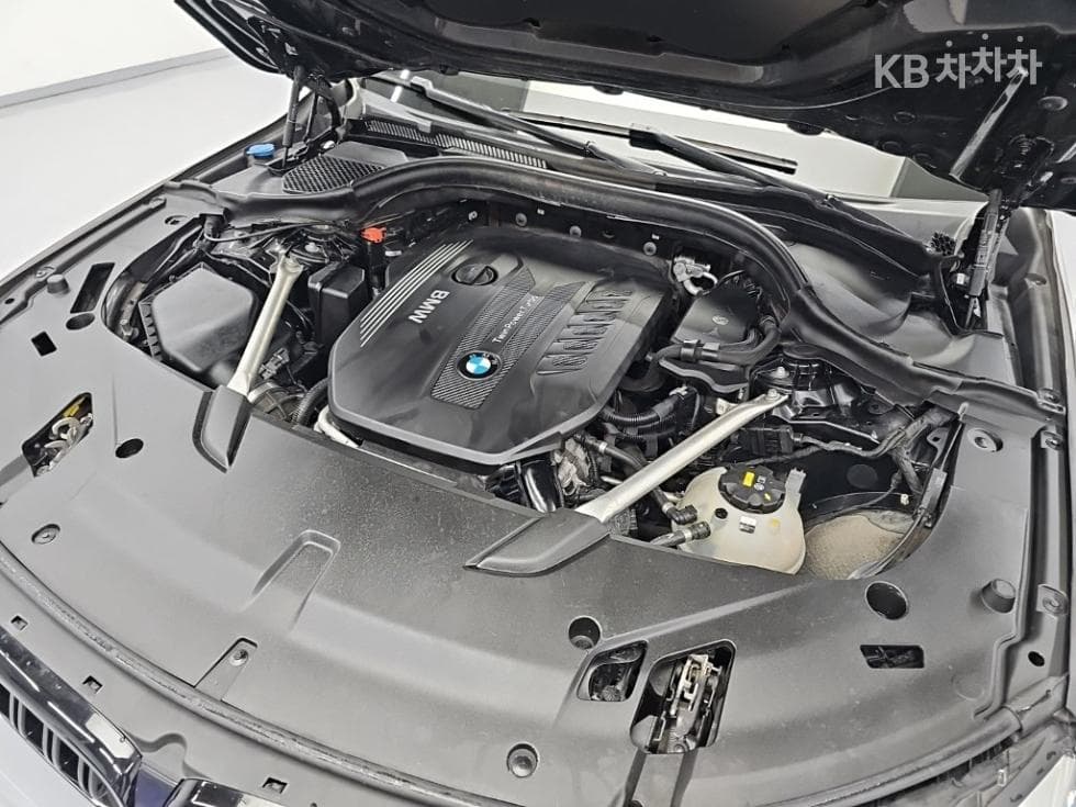 BMW Gran Turismo6 Series GT 630d xDrive Luxury Line - 5