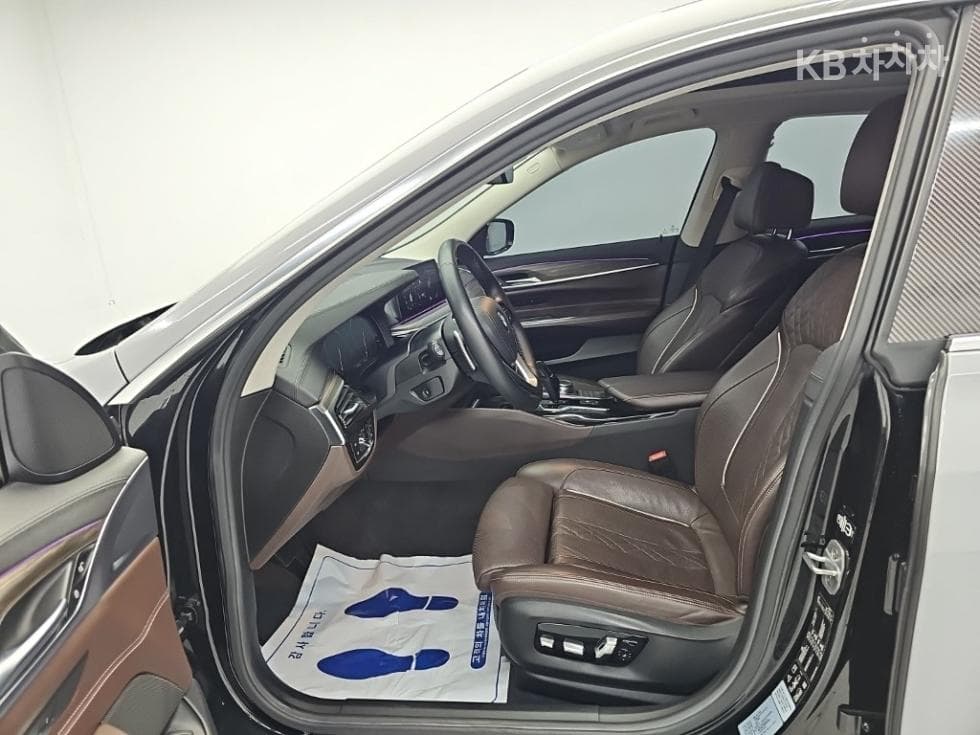 BMW Gran Turismo6 Series GT 630d xDrive Luxury Line - 11