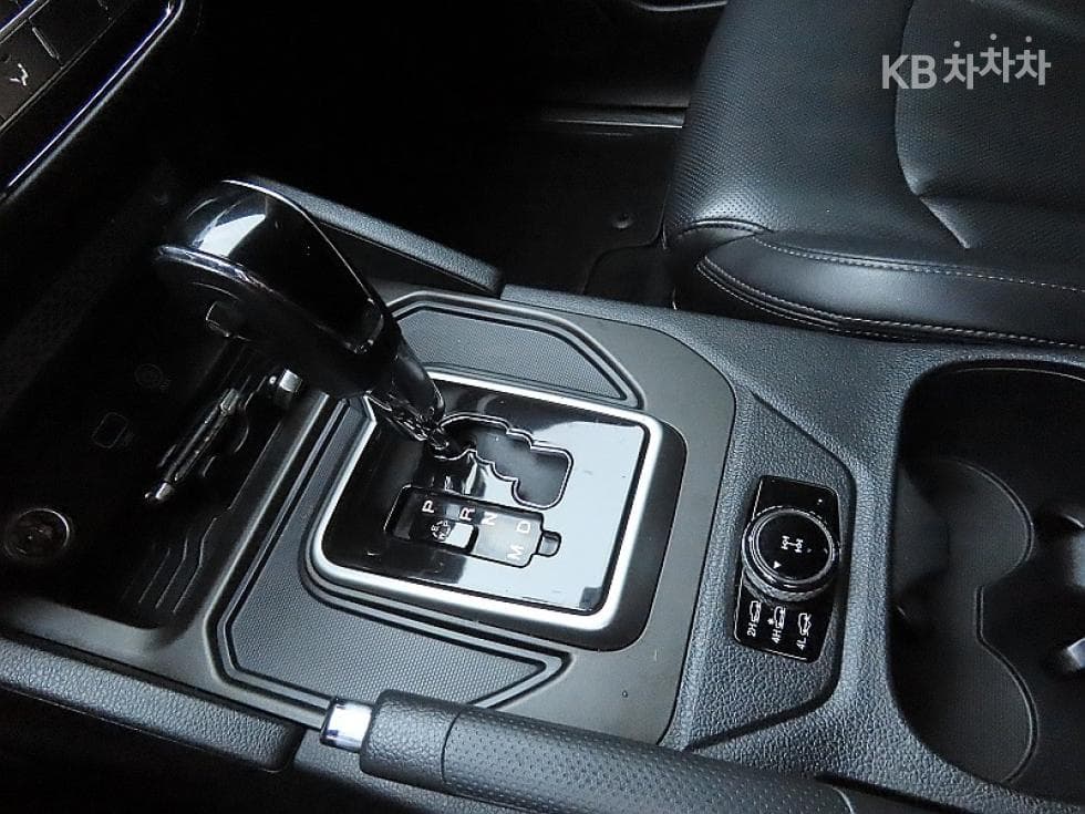 КейДжи Мобилити Rexton 스포츠2.2 4x4 Престиж - 9