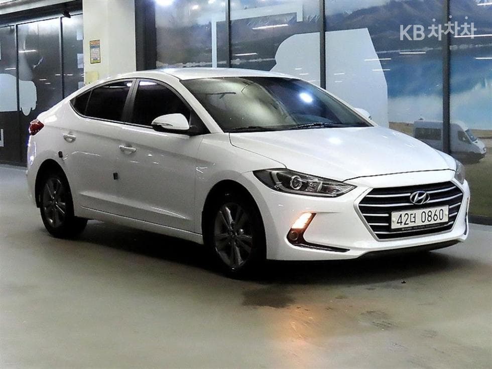 Хюндай Avante (Elantra)AD 1.6 e-VGT Смарт Специал (специален признак/издание) - Image 1