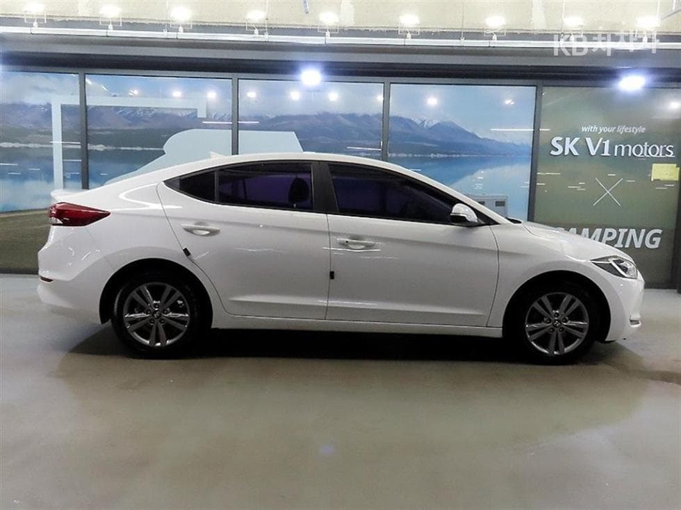 Хюндай Avante (Elantra)AD1.6 e-VGT Смарт Специал (специален признак/издание) - 3