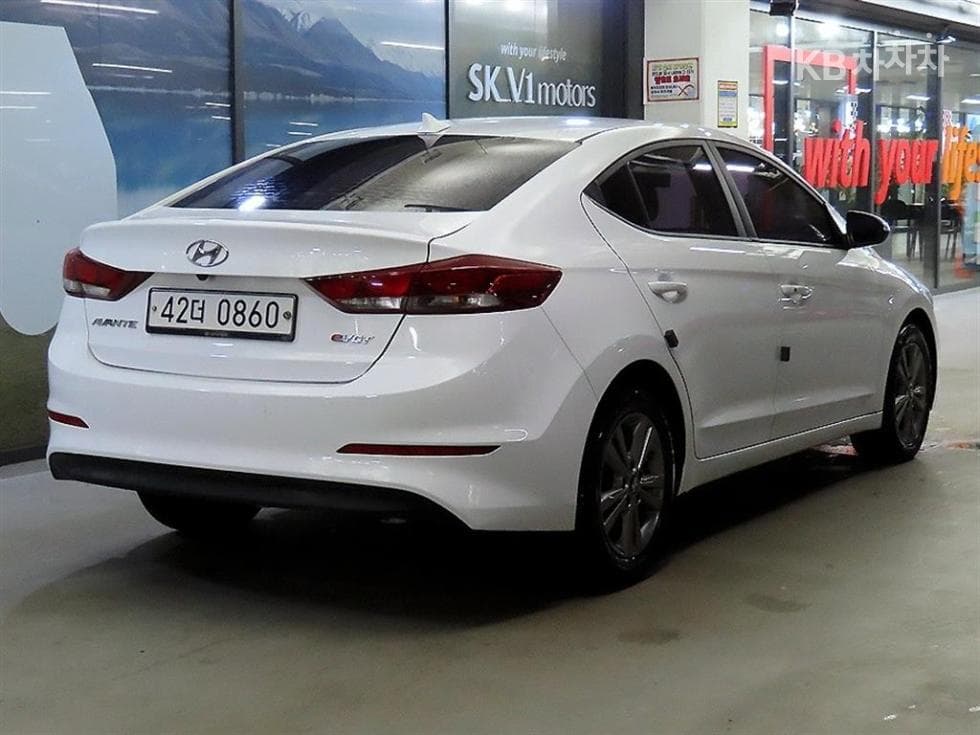 Хюндай Avante (Elantra)AD1.6 e-VGT Смарт Специал (специален признак/издание) - 4