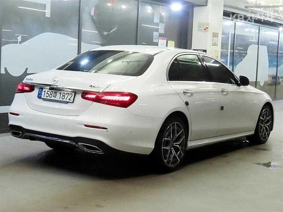 Mercedes-Benz E-Клас (W213)E220d 4MATIC AMG Line - 4