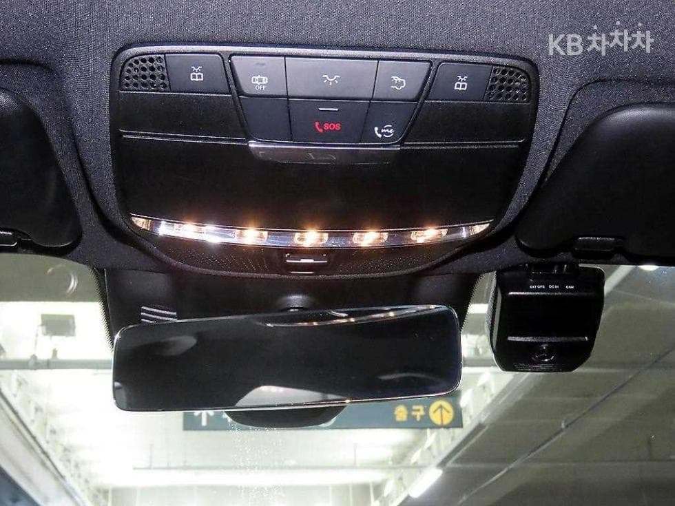 Mercedes-Benz E-Клас (W213)E220d 4MATIC AMG Line - 15