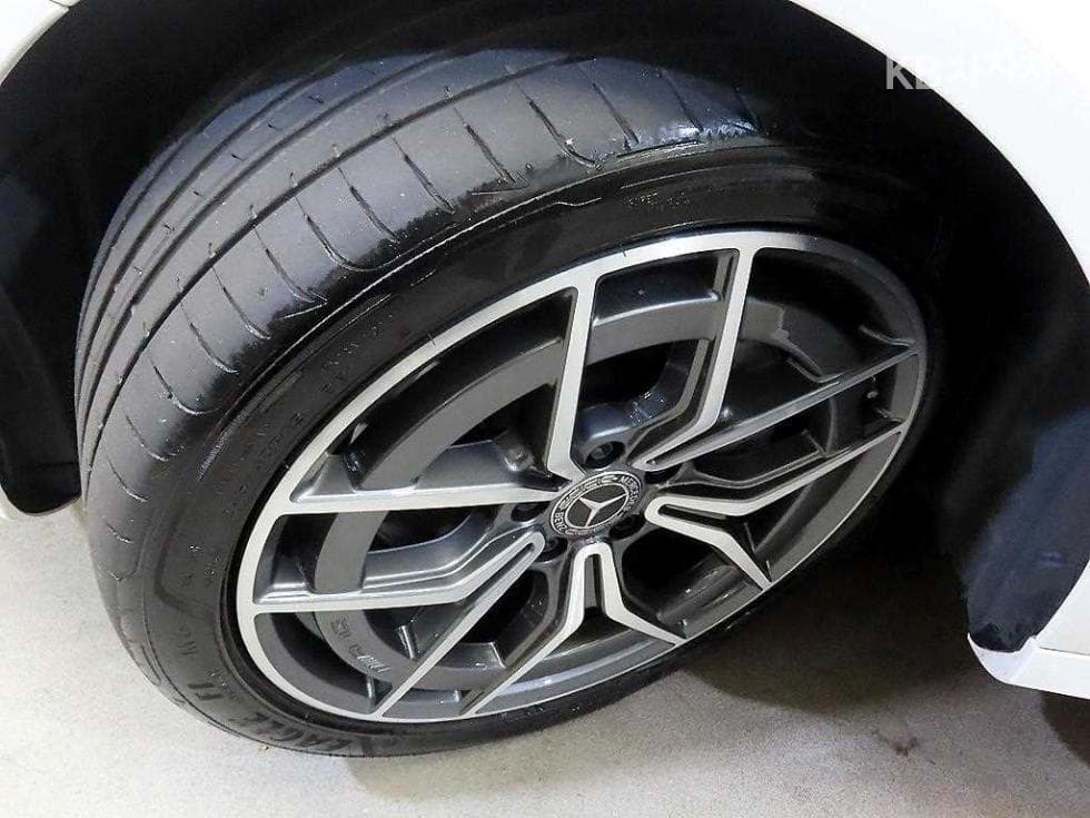Mercedes-Benz E-Клас (W213)E220d 4MATIC AMG Line - 20
