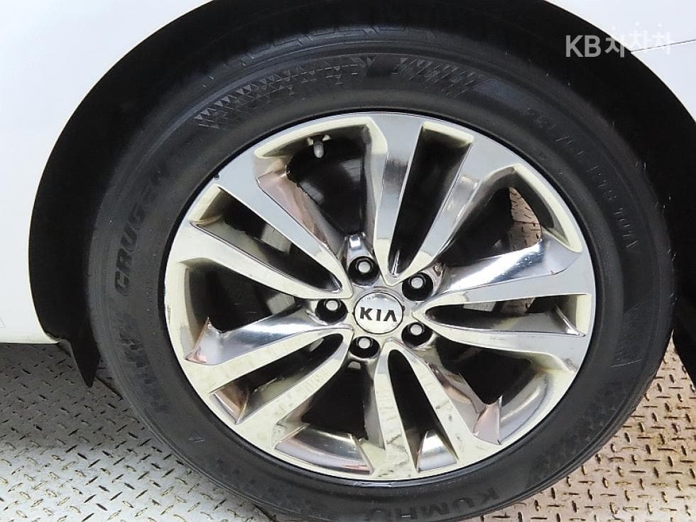 Kia All New Carnival9-seater 2.2 Diesel Prestige - 20