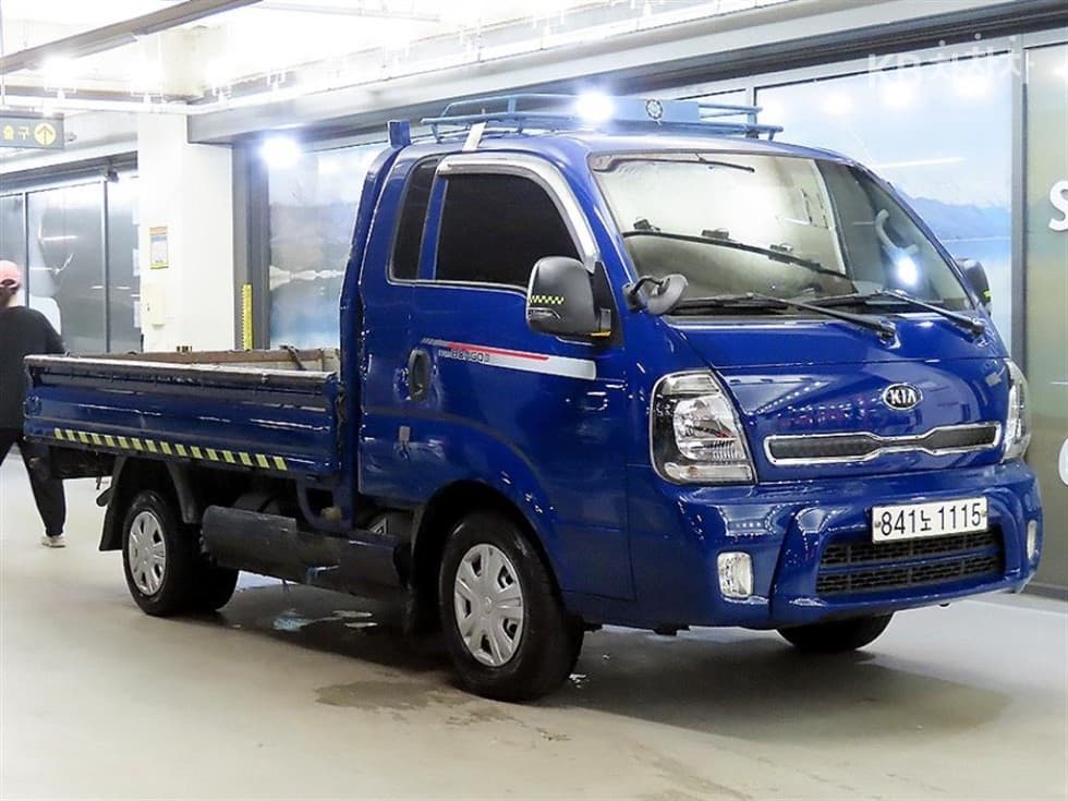 Киа The New (фейслифт) Бонго 3 (лек) 1 тон Королевска кабина Удължено междуосие 2WD GLS - Image 1
