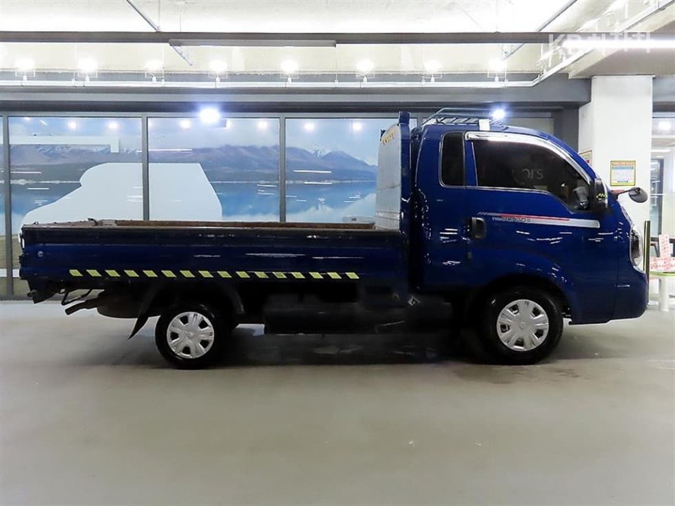 Киа The New (фейслифт) Бонго 3 (лек)1 тон Королевска кабина Удължено междуосие 2WD GLS - 3