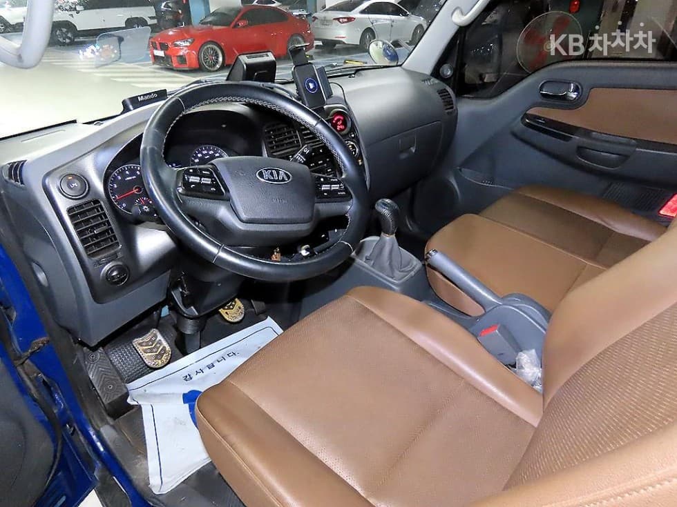 Киа The New (фейслифт) Бонго 3 (лек)1 тон Королевска кабина Удължено междуосие 2WD GLS - 10