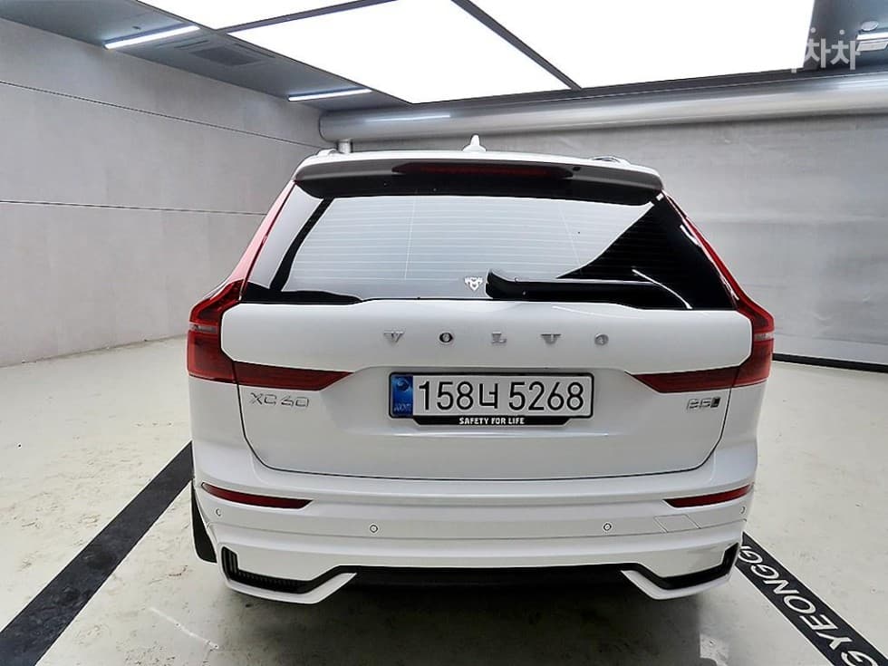 Volvo XC60 Второ поколениеB5 Ultra - 3