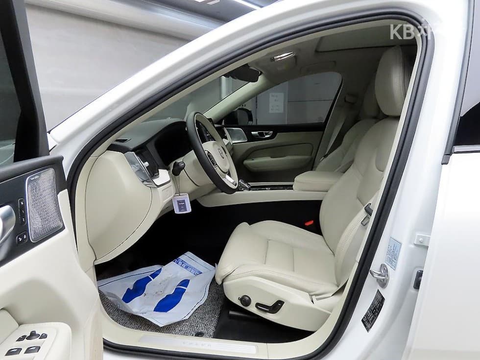 Volvo XC60 Второ поколениеB5 Ultra - 8