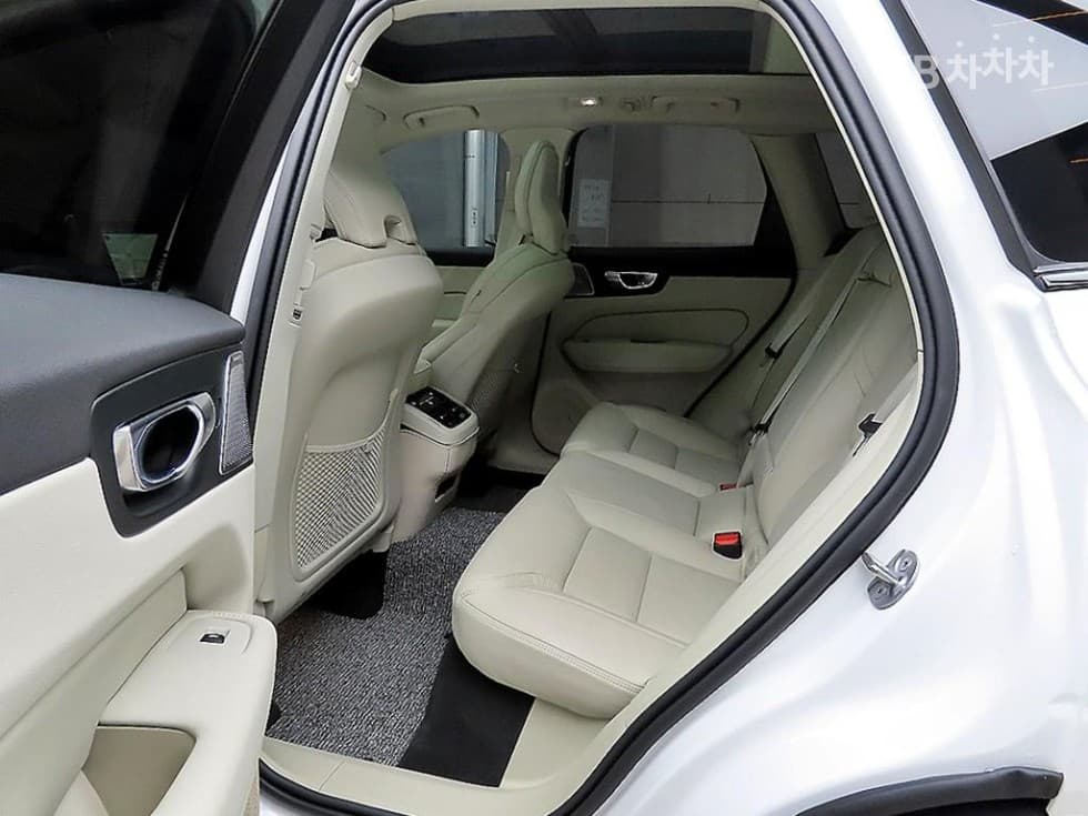 Volvo XC60 Второ поколениеB5 Ultra - 18