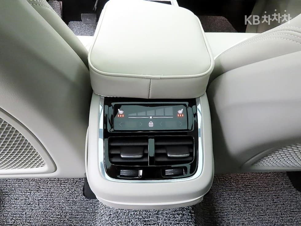 Volvo XC60 Второ поколениеB5 Ultra - 16