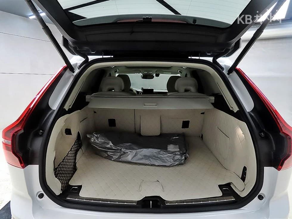 Volvo XC60 Второ поколениеB5 Ultra - 19