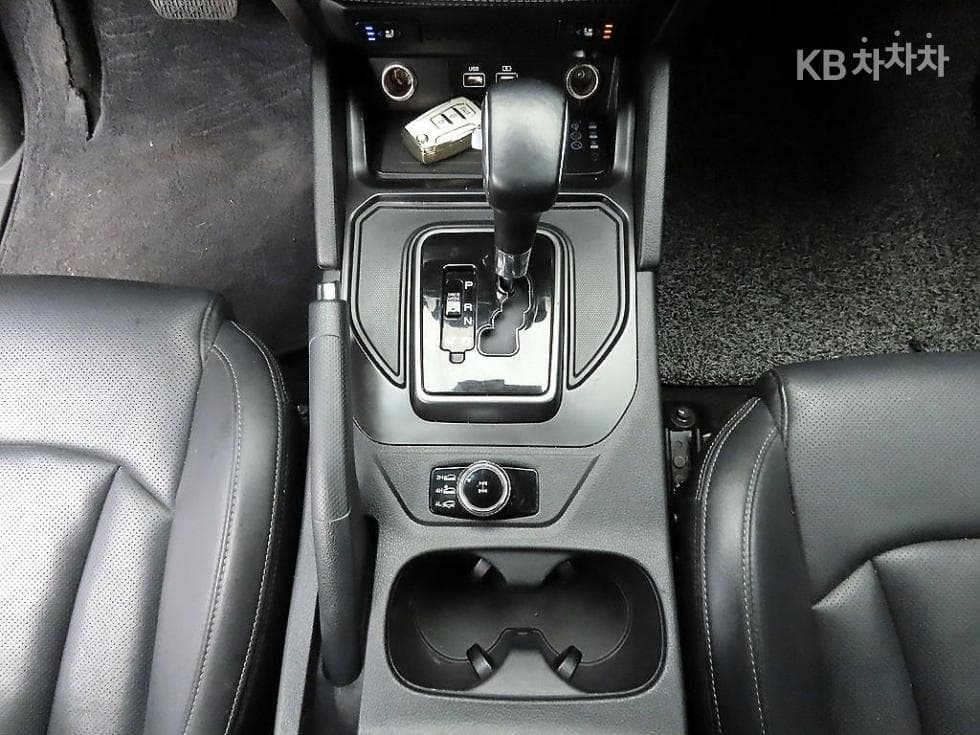 KG Mobility The New (facelift) Rexton Sports Khan2.2 4WD Prestige - 10