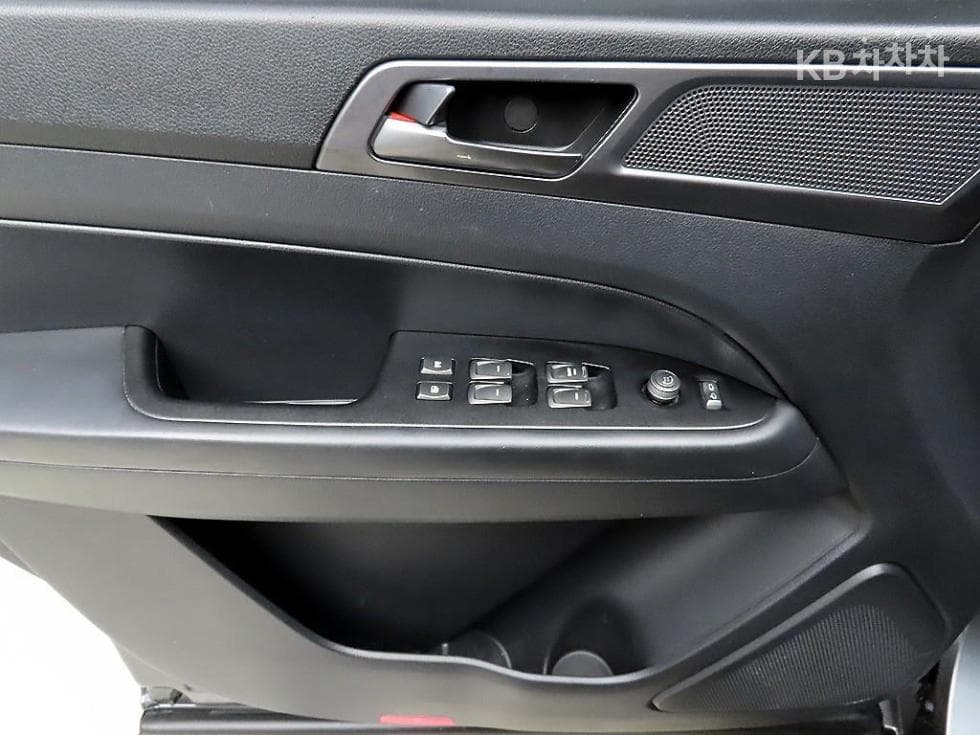 KG Mobility The New (facelift) Rexton Sports Khan2.2 4WD Prestige - 11