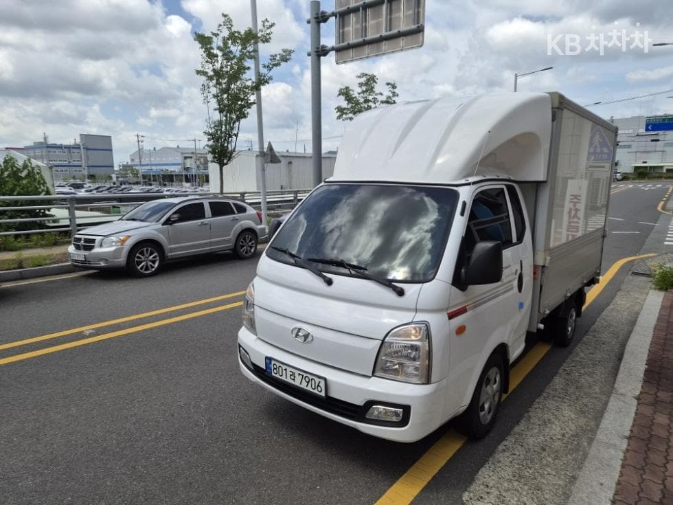 Hyundai Porter 2 Extra Long Super Cab Wing Body 전동 PLUS - Image 1
