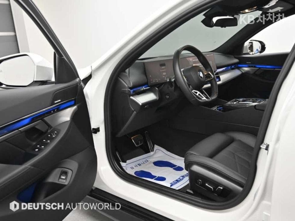 BMW Нов5 Серия(G60)520i M Sport - 11