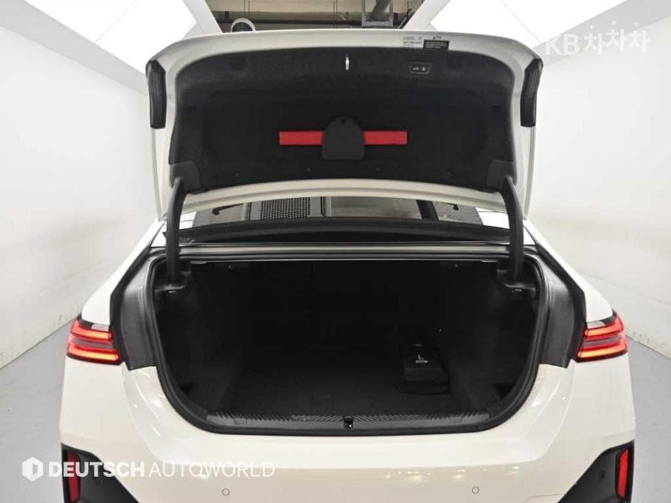 BMW Нов5 Серия(G60)520i M Sport - 19