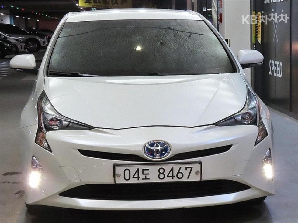 Toyota Prius 4th generation1.8 E - - 2