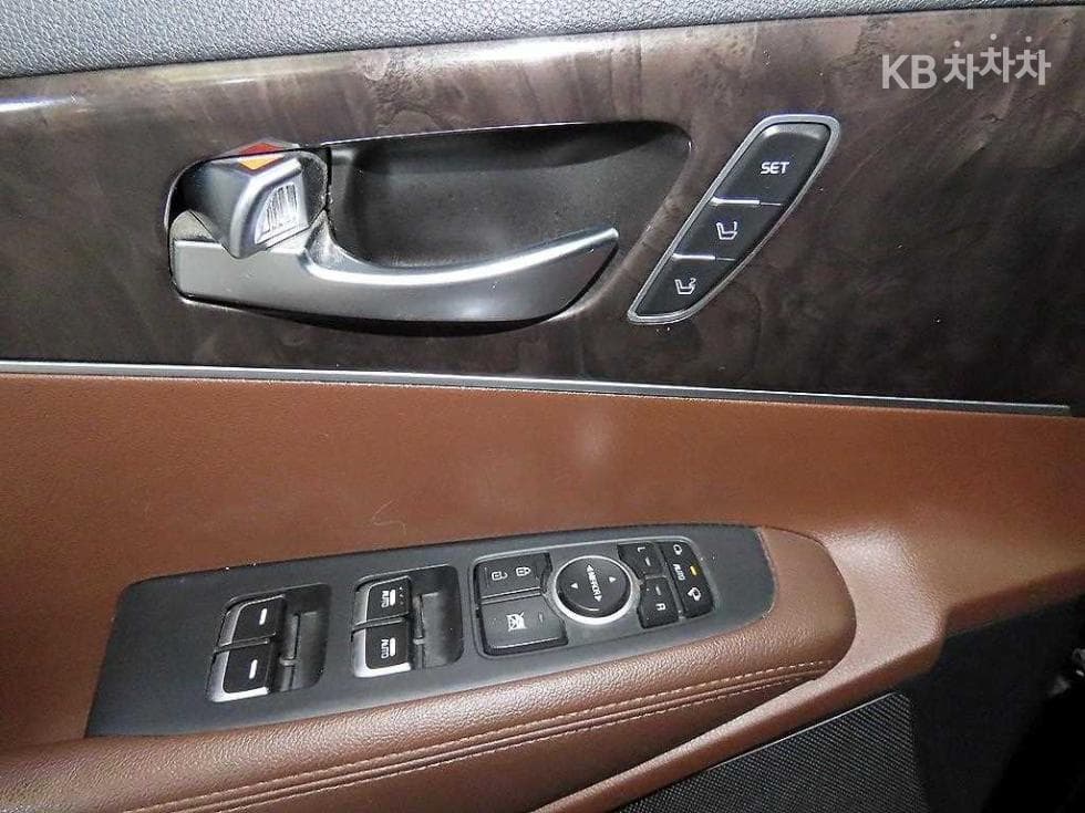 Киа All NewSorentoДизел 2.2 2WD Noblesse Специал (специален признак/издание) - 13