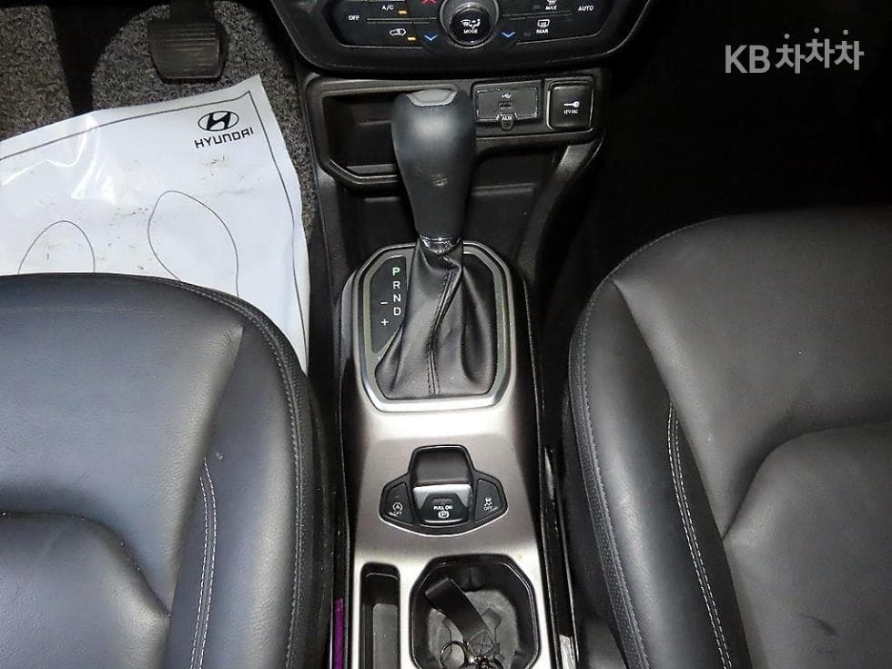 지프 레니게이드1.3 Limited FWD - 12