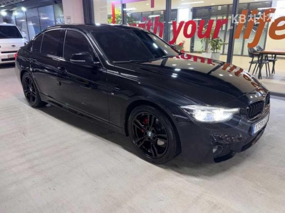 BMW Нов3 Серия330i F30 쉐도우 에디션 - 2