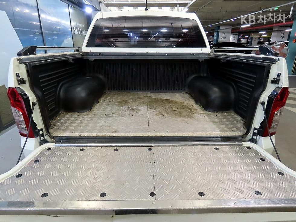 КейДжи Мобилити The New (фейслифт) Корандо Спорт (pickup variant)2.2 CX7 4x4 클럽 - 17