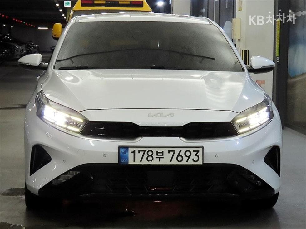 Киа The New (фейслифт) K3(BD)1.6 Бензин Signature - 2