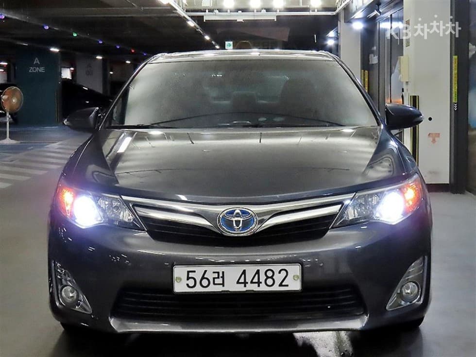 Toyota Нов Camry2.5L хибрид XLE - 2