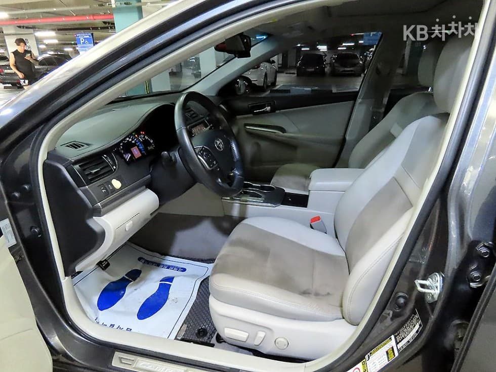 Toyota Нов Camry2.5L хибрид XLE - 6