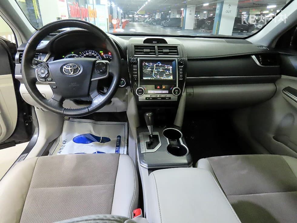 Toyota Нов Camry2.5L хибрид XLE - 10
